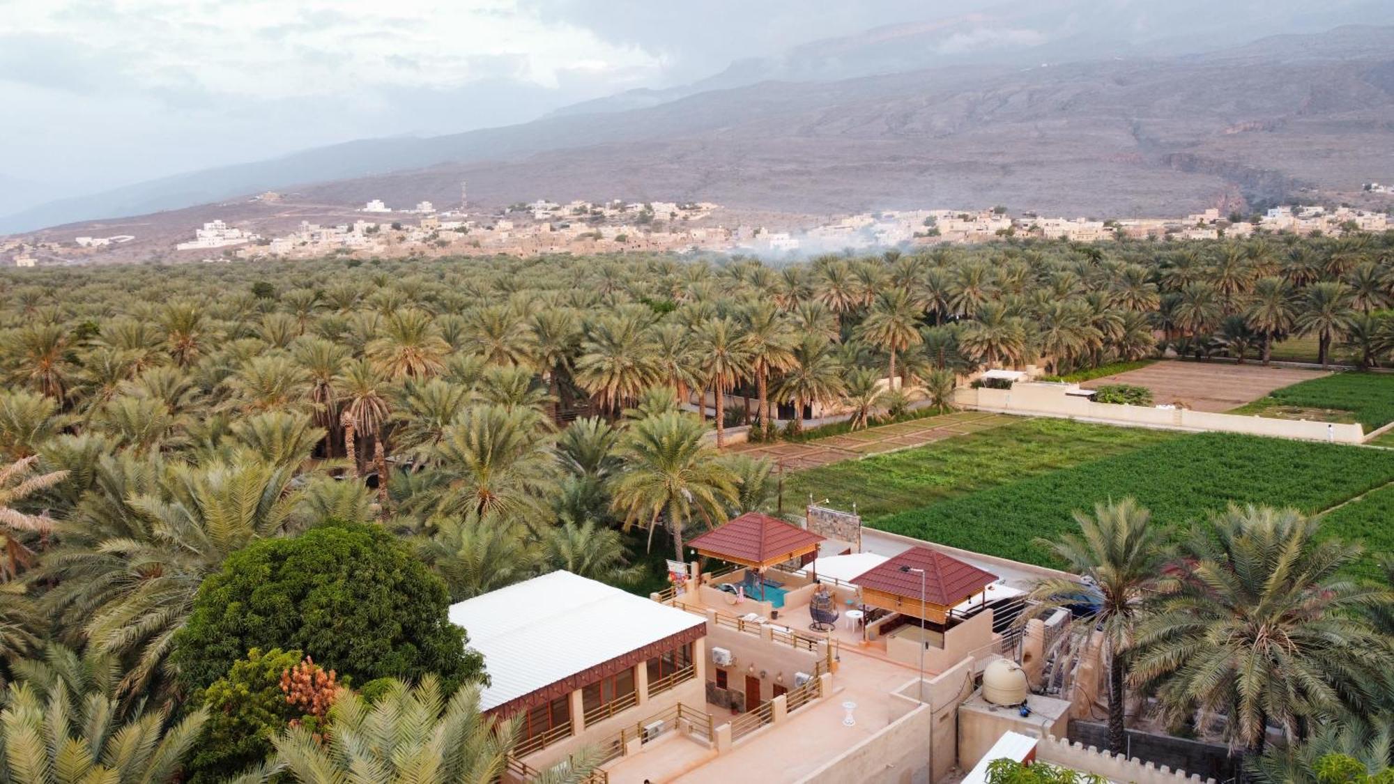 بيت نُزل السلام Bait Salam Inn Эль-Хамра Экстерьер фото