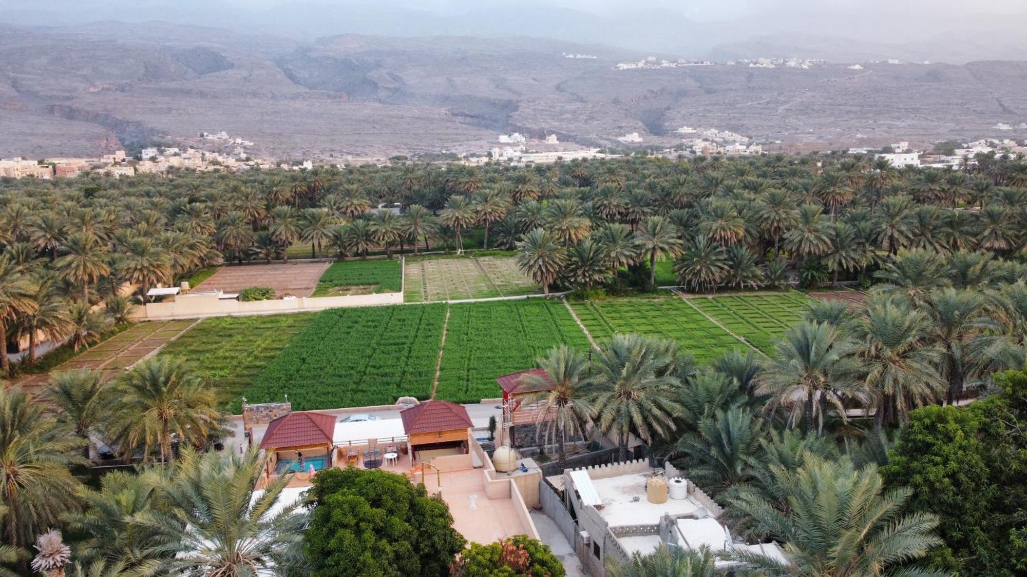 بيت نُزل السلام Bait Salam Inn Эль-Хамра Экстерьер фото