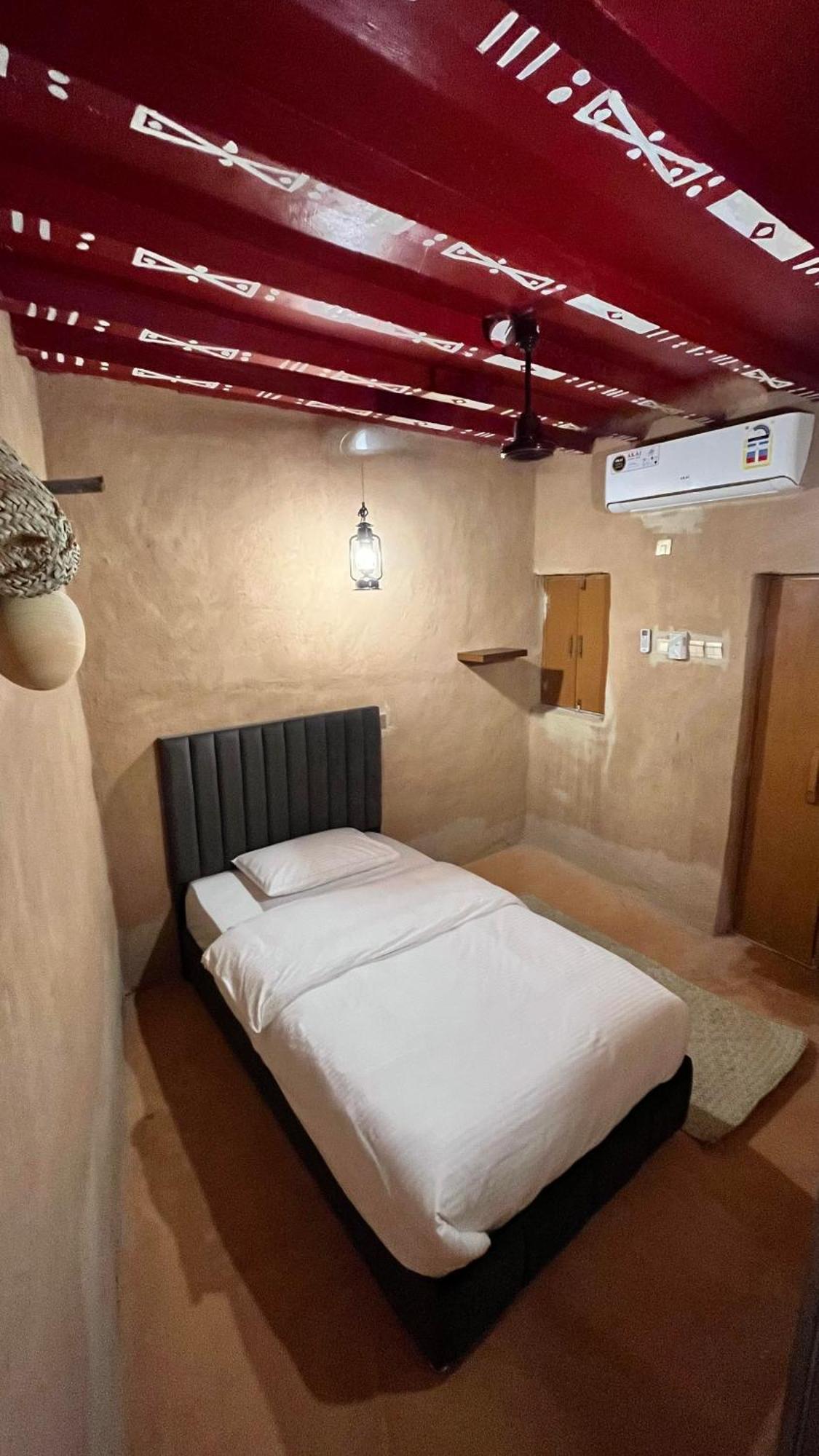 بيت نُزل السلام Bait Salam Inn Эль-Хамра Экстерьер фото
