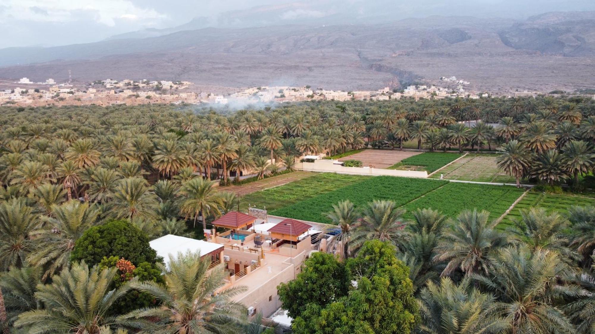 بيت نُزل السلام Bait Salam Inn Эль-Хамра Экстерьер фото