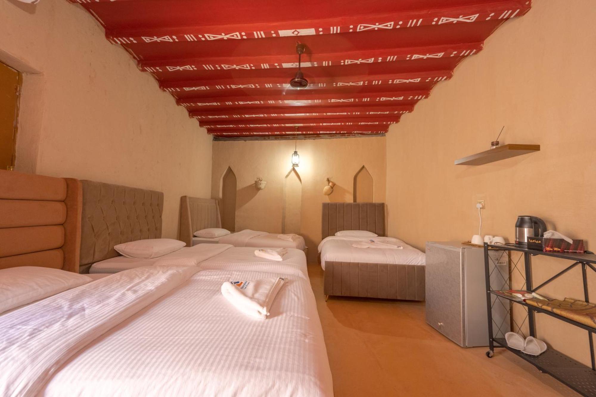 بيت نُزل السلام Bait Salam Inn Эль-Хамра Экстерьер фото