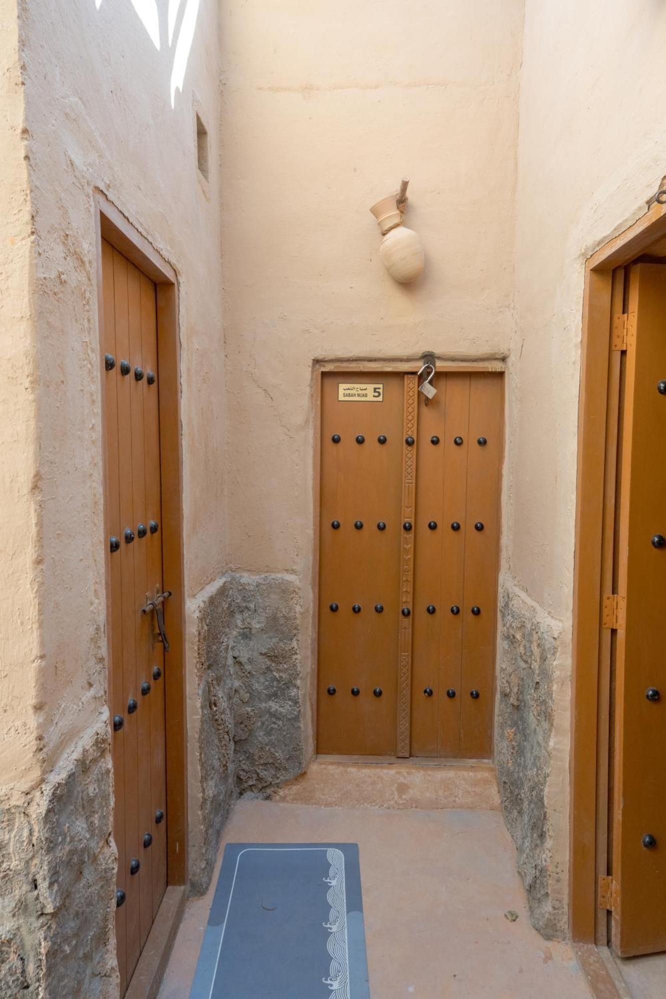 بيت نُزل السلام Bait Salam Inn Эль-Хамра Экстерьер фото