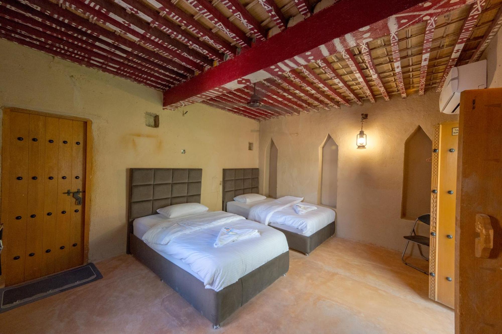 بيت نُزل السلام Bait Salam Inn Эль-Хамра Экстерьер фото