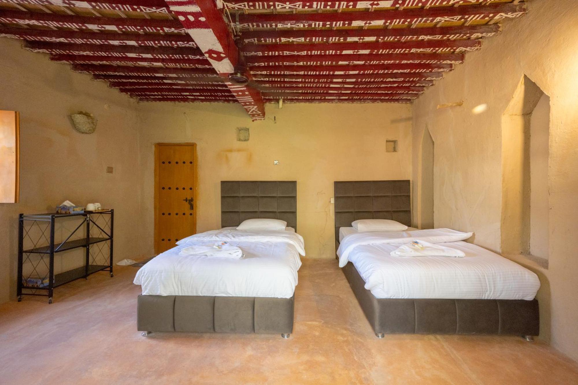 بيت نُزل السلام Bait Salam Inn Эль-Хамра Экстерьер фото