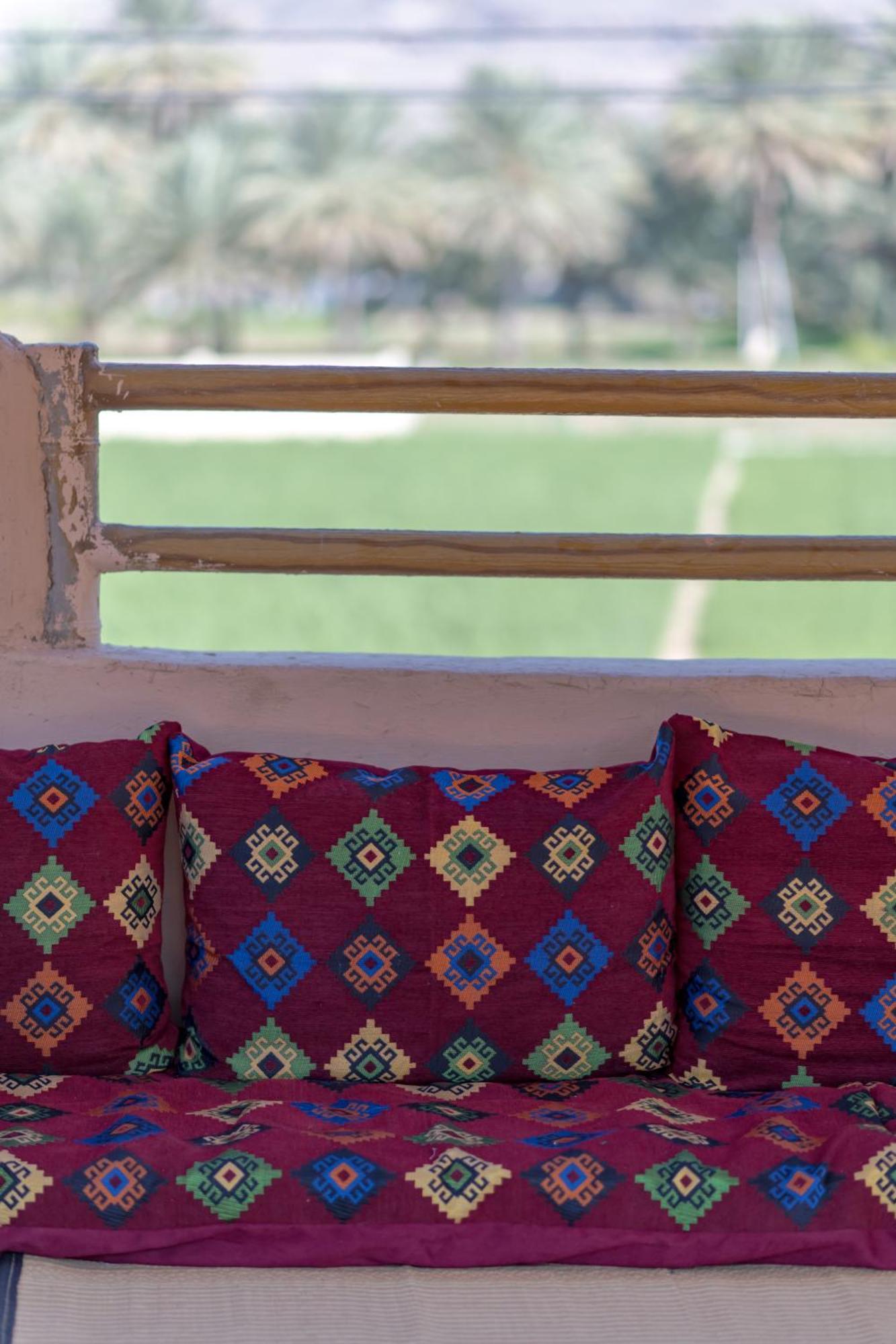 بيت نُزل السلام Bait Salam Inn Эль-Хамра Экстерьер фото