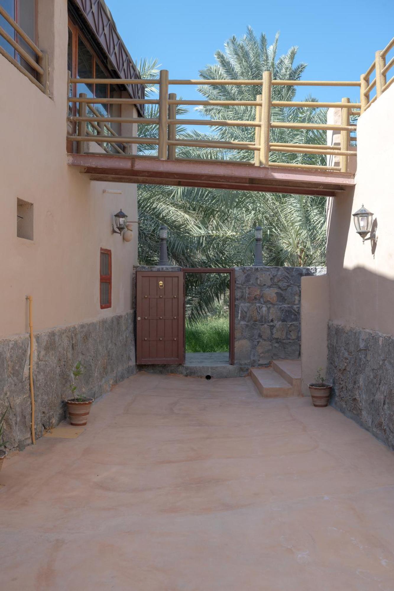 بيت نُزل السلام Bait Salam Inn Эль-Хамра Экстерьер фото