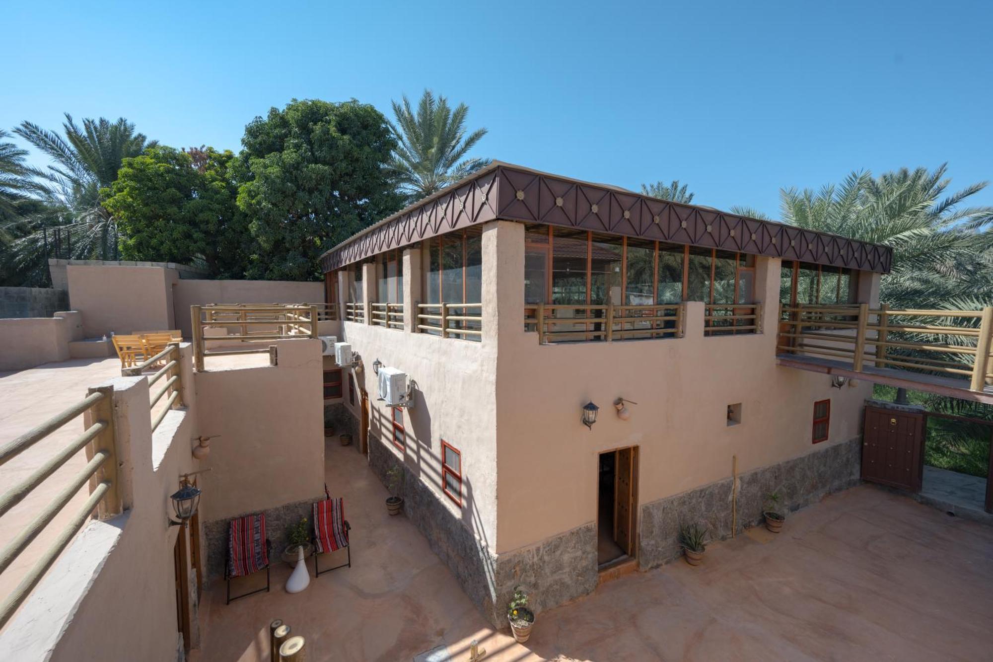 بيت نُزل السلام Bait Salam Inn Эль-Хамра Экстерьер фото