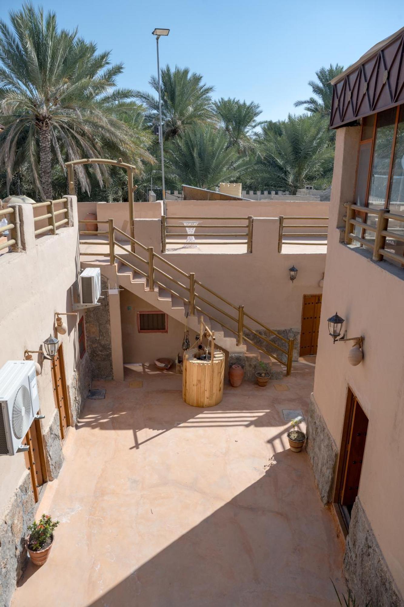بيت نُزل السلام Bait Salam Inn Эль-Хамра Экстерьер фото
