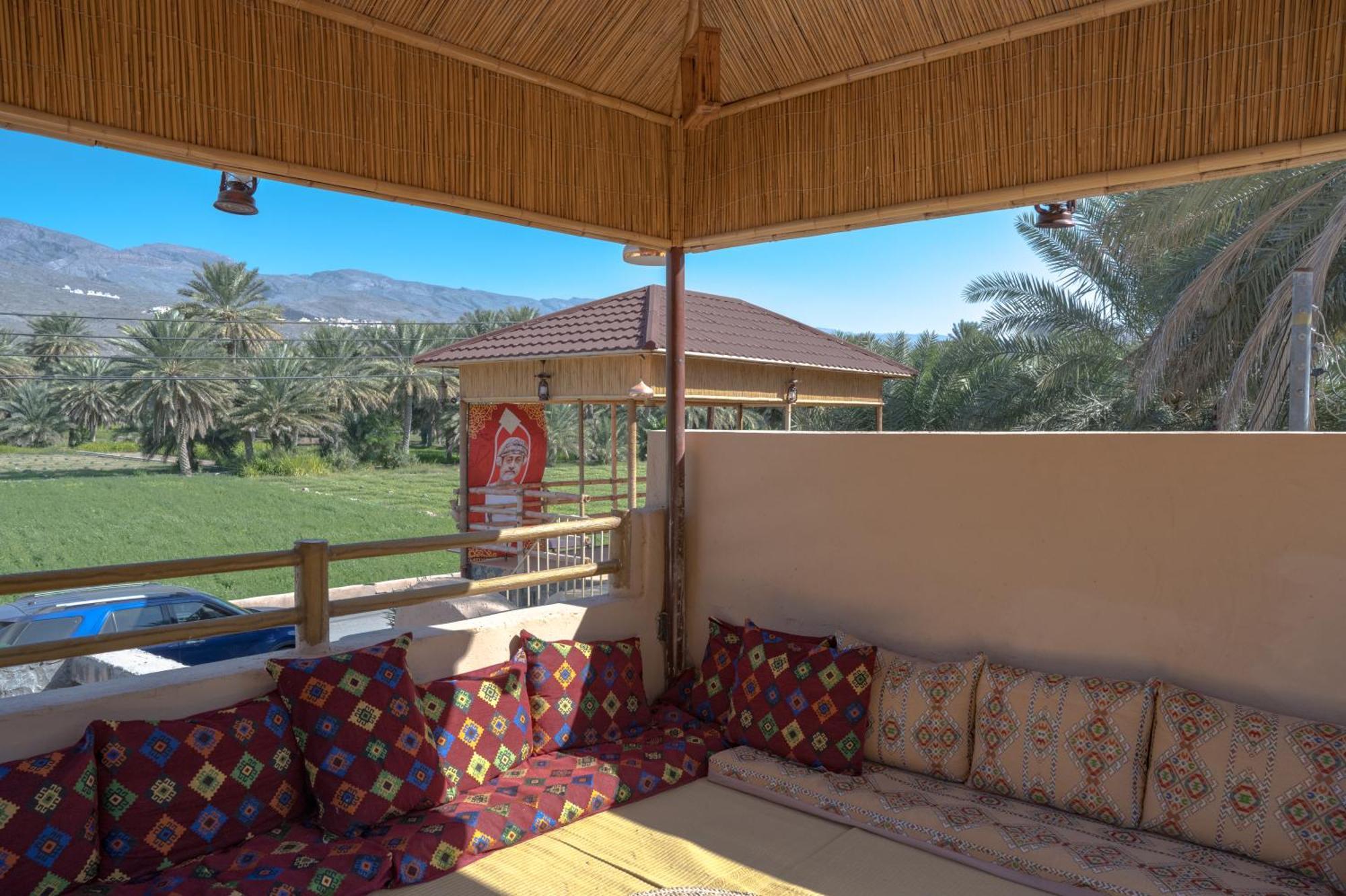 بيت نُزل السلام Bait Salam Inn Эль-Хамра Экстерьер фото