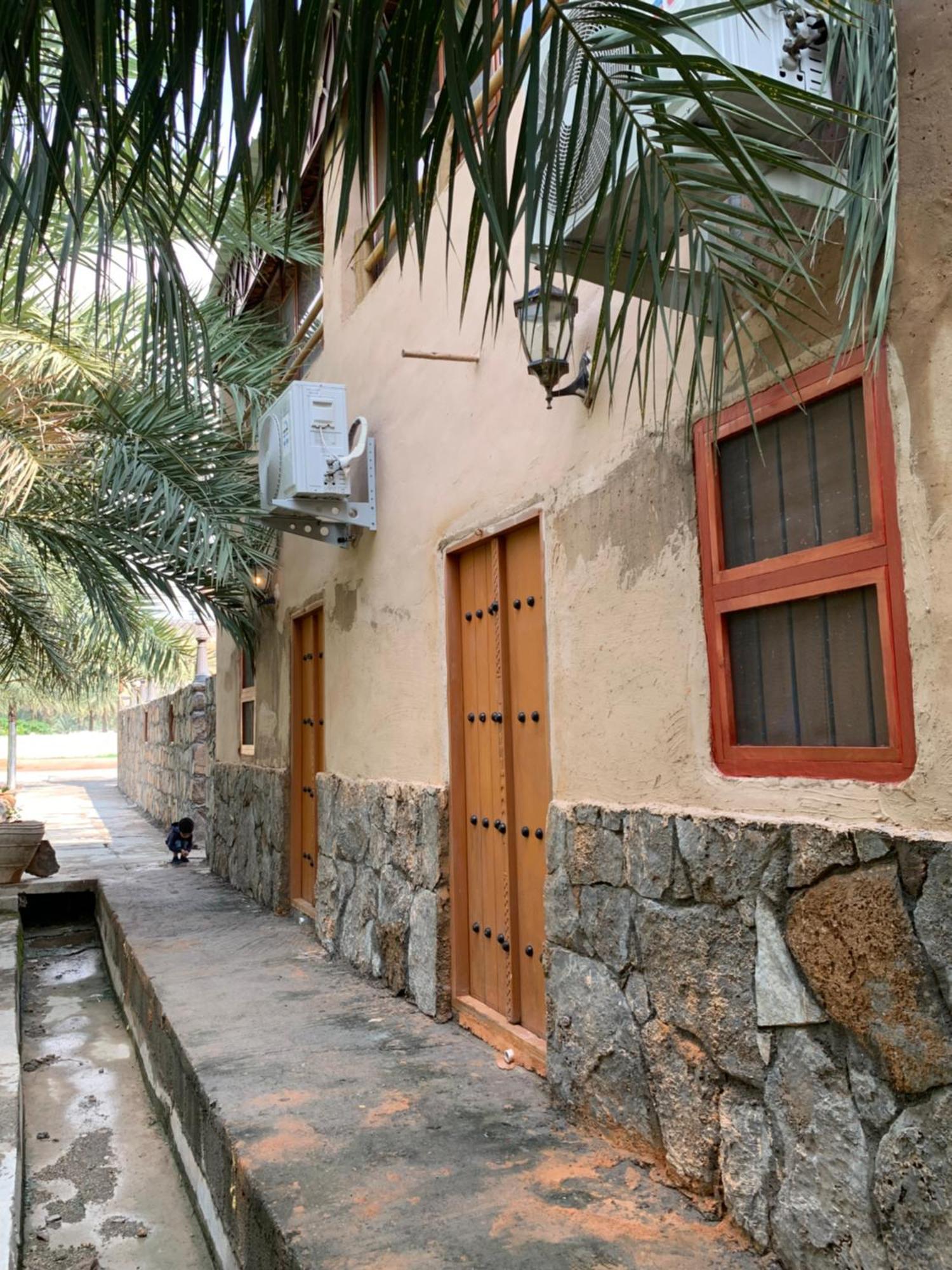 بيت نُزل السلام Bait Salam Inn Эль-Хамра Экстерьер фото