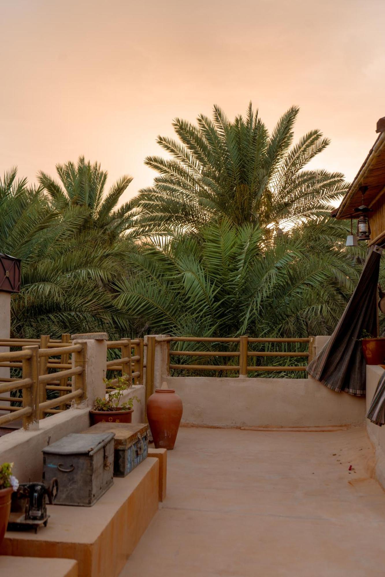 بيت نُزل السلام Bait Salam Inn Эль-Хамра Экстерьер фото