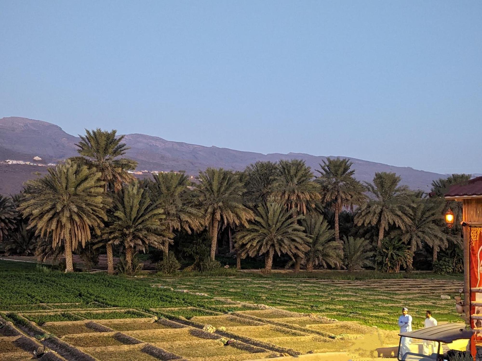بيت نُزل السلام Bait Salam Inn Эль-Хамра Экстерьер фото