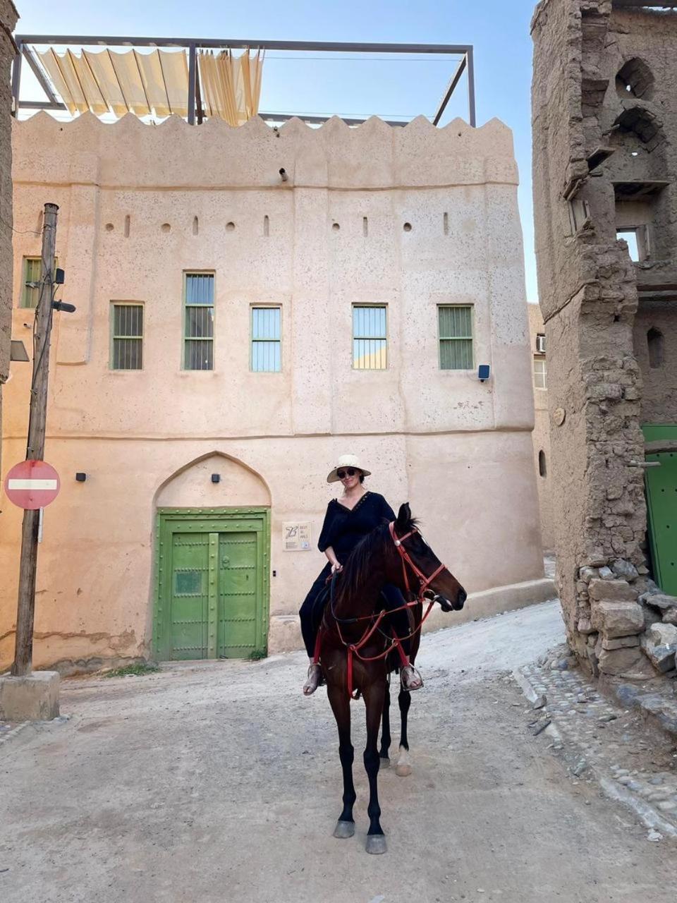 بيت نُزل السلام Bait Salam Inn Эль-Хамра Экстерьер фото